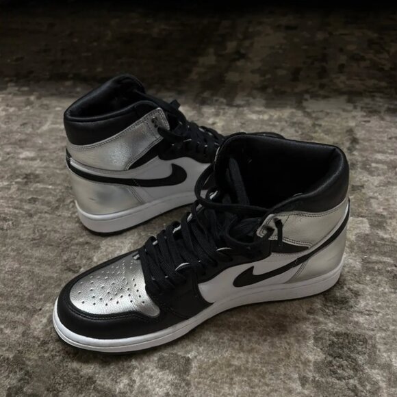 Jordan 1 Retro High Silver Toe (Women's) - Picture 7 of 8